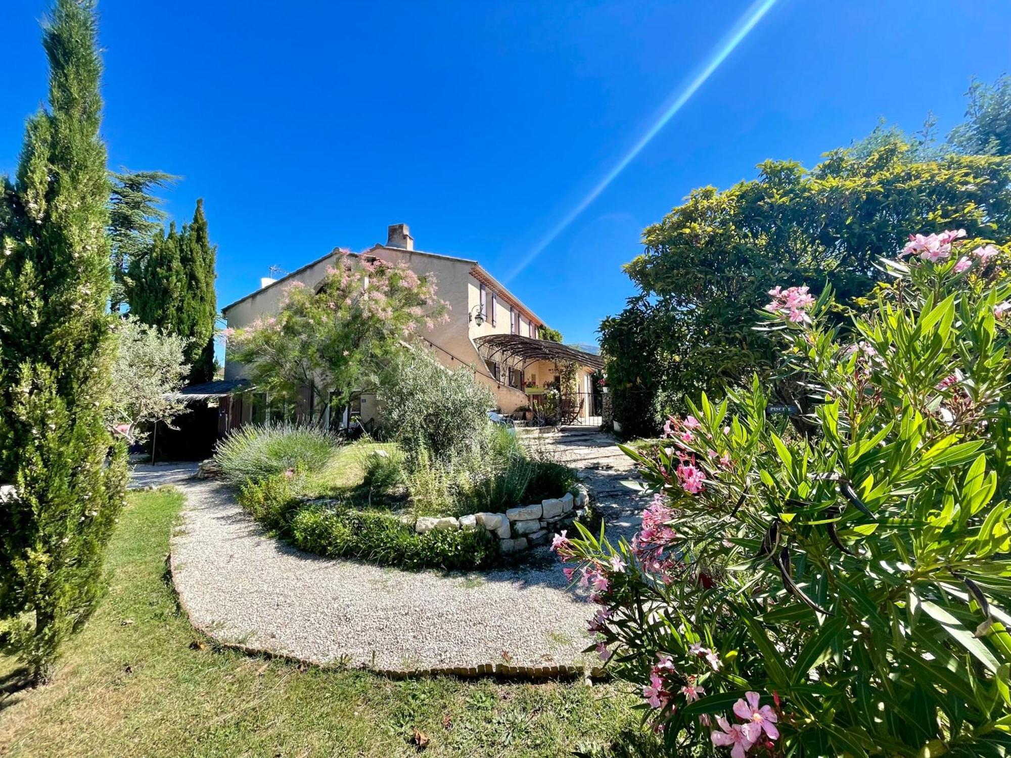 La Belle Histoire Gite Luberon ベドアン エクステリア 写真